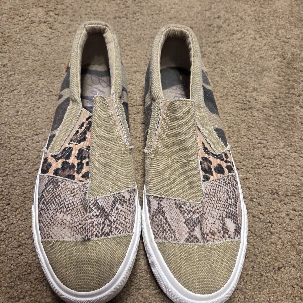 Blowfish Malibu Slip-ons, Womens Size 11